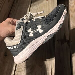 Under Armour UA Yard Trainer size 5 youth black and white